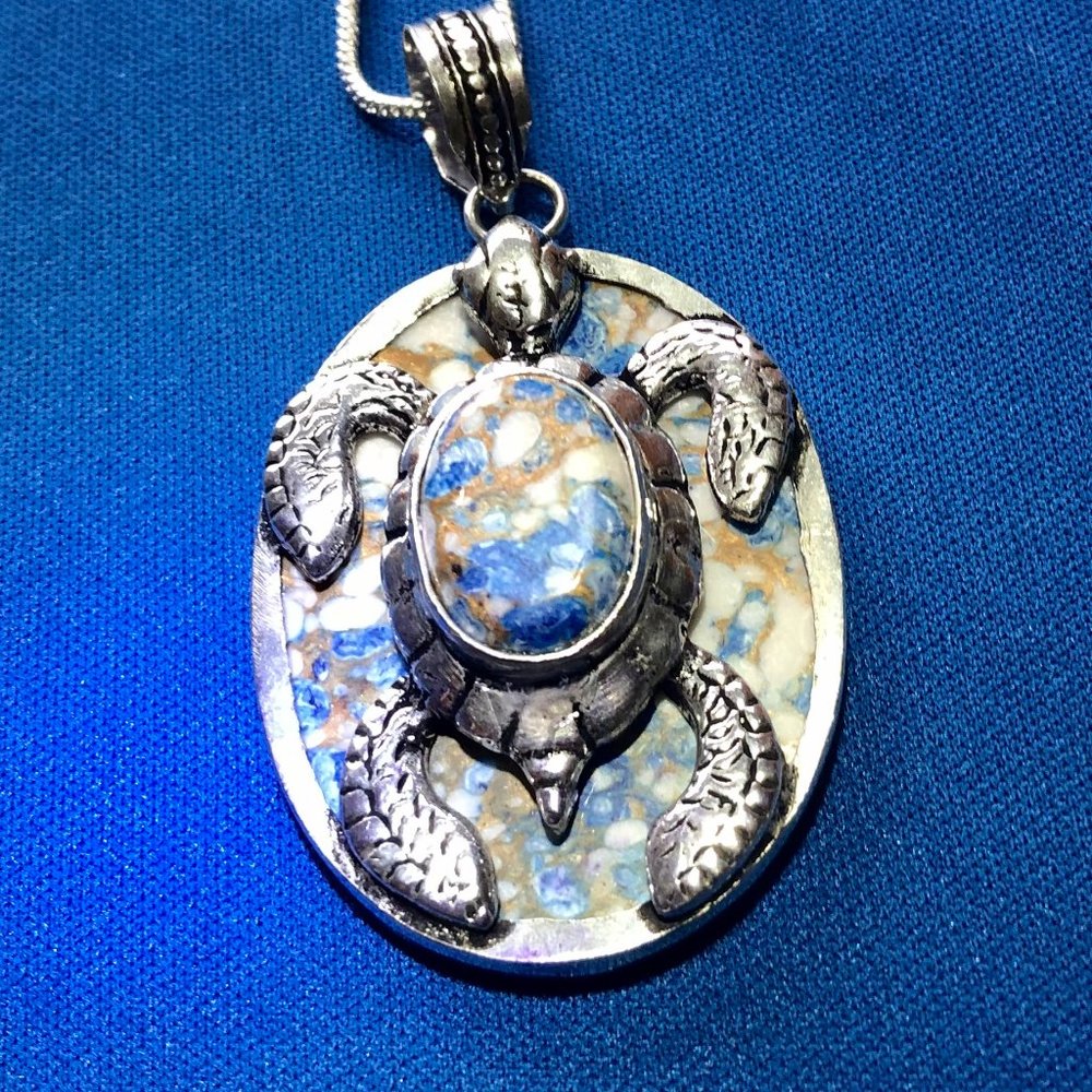 Turtle -Copper Blue Turquoise Gemstone Necklace - Picture 2 of 3